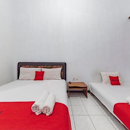 Reddoorz At Ciliwung Guest House Syariah Malang Zewnętrze zdjęcie