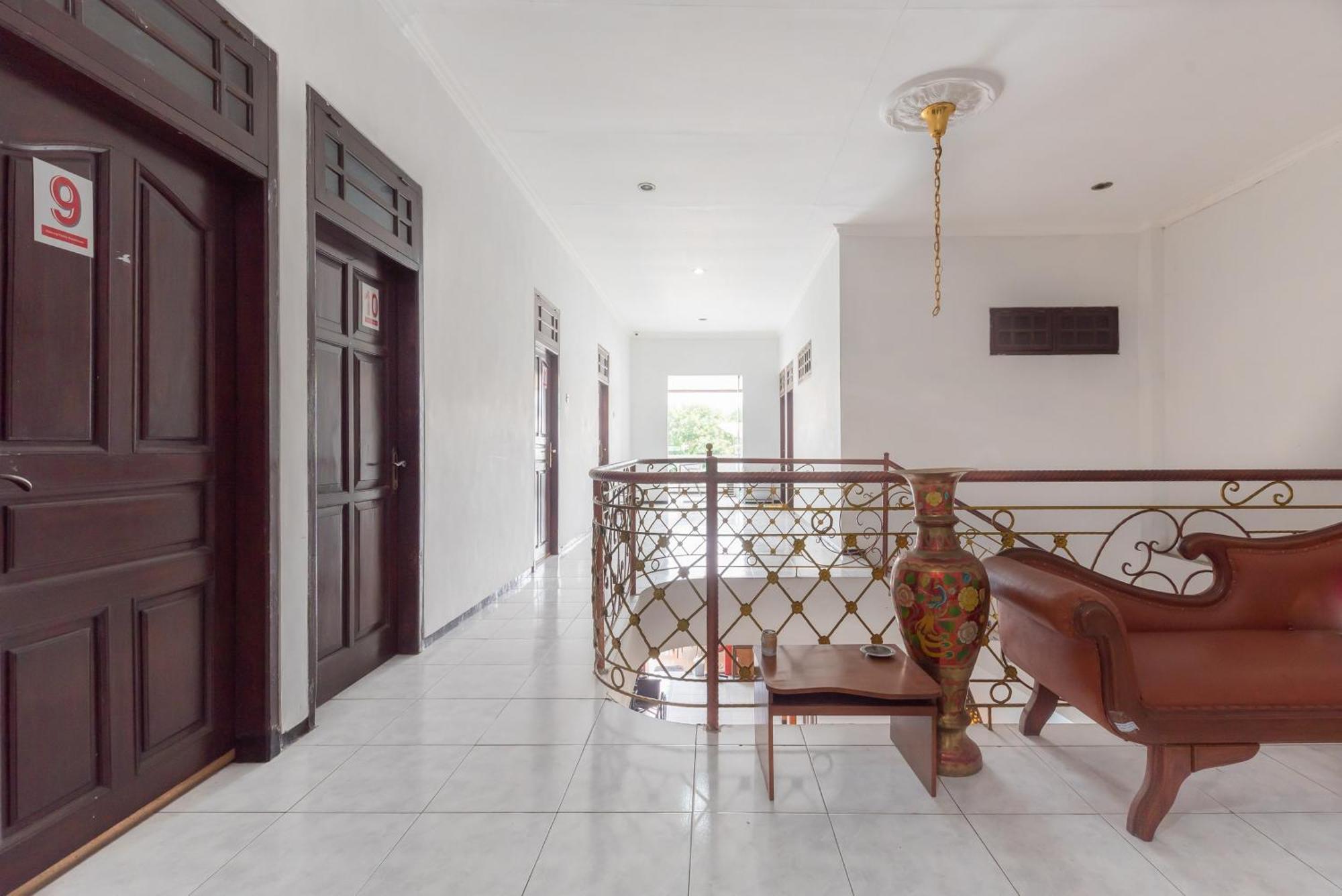 Reddoorz At Ciliwung Guest House Syariah Malang Zewnętrze zdjęcie