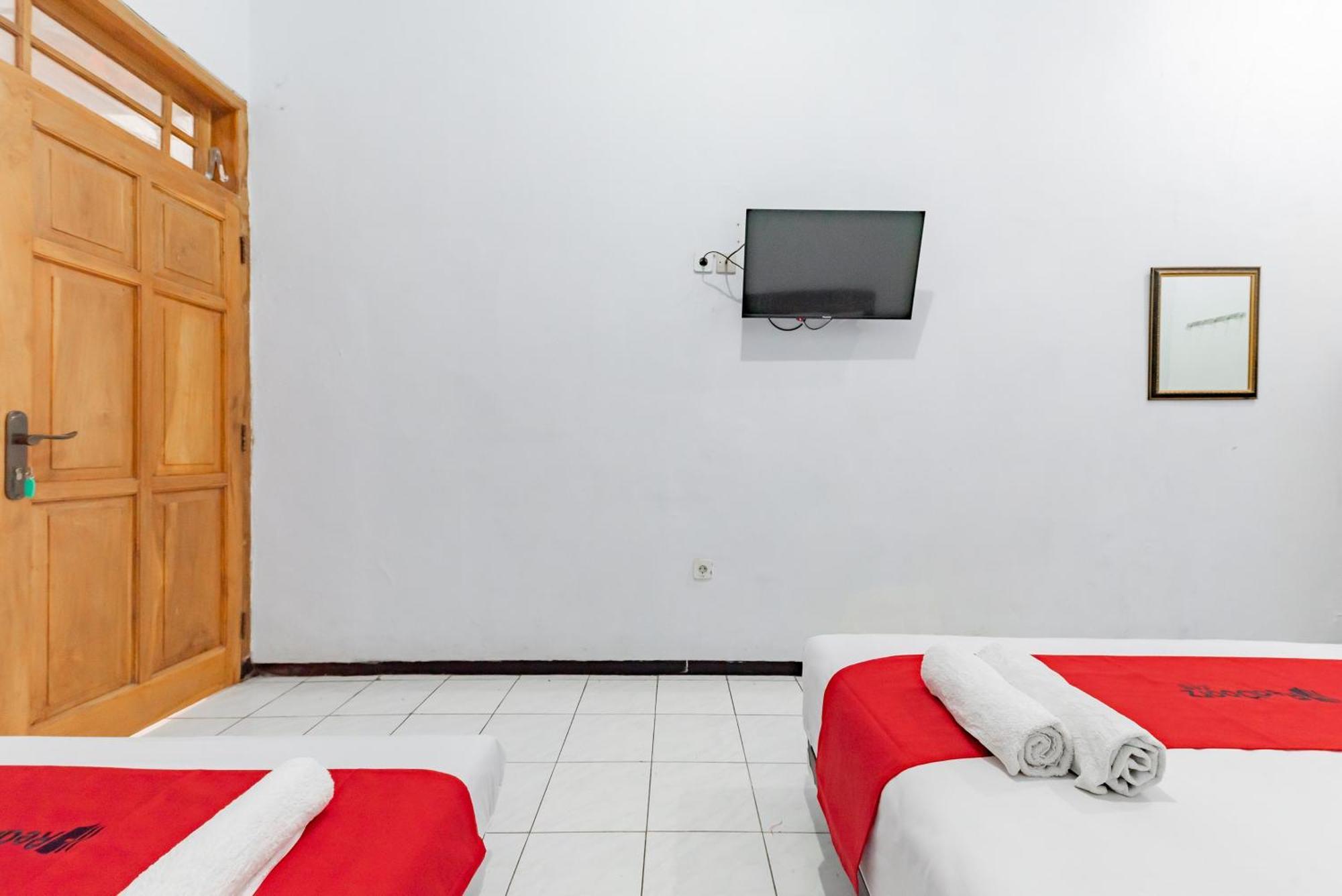 Reddoorz At Ciliwung Guest House Syariah Malang Zewnętrze zdjęcie