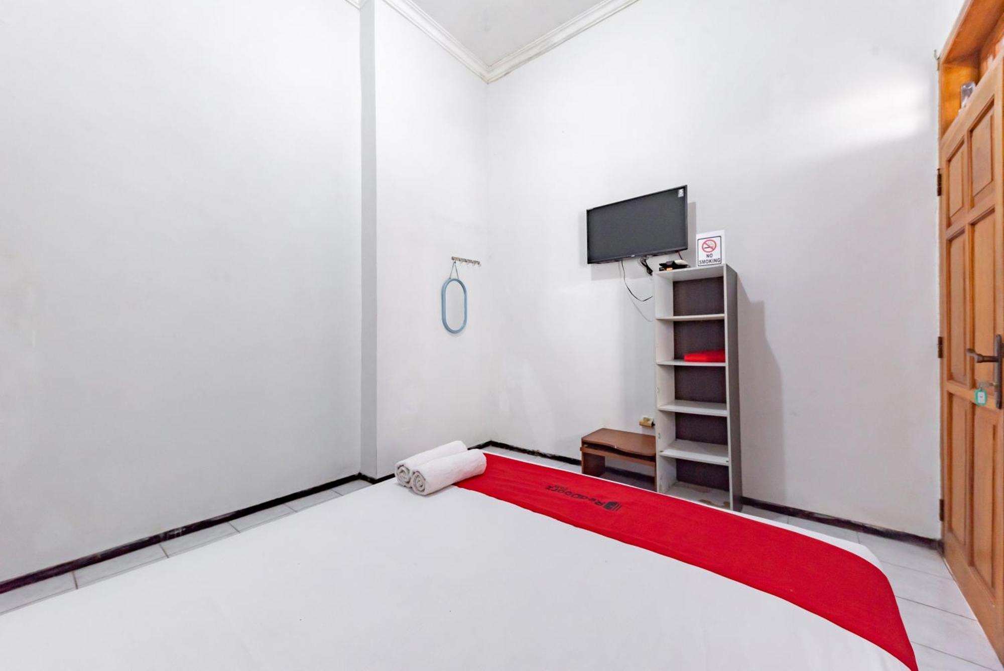 Reddoorz At Ciliwung Guest House Syariah Malang Zewnętrze zdjęcie