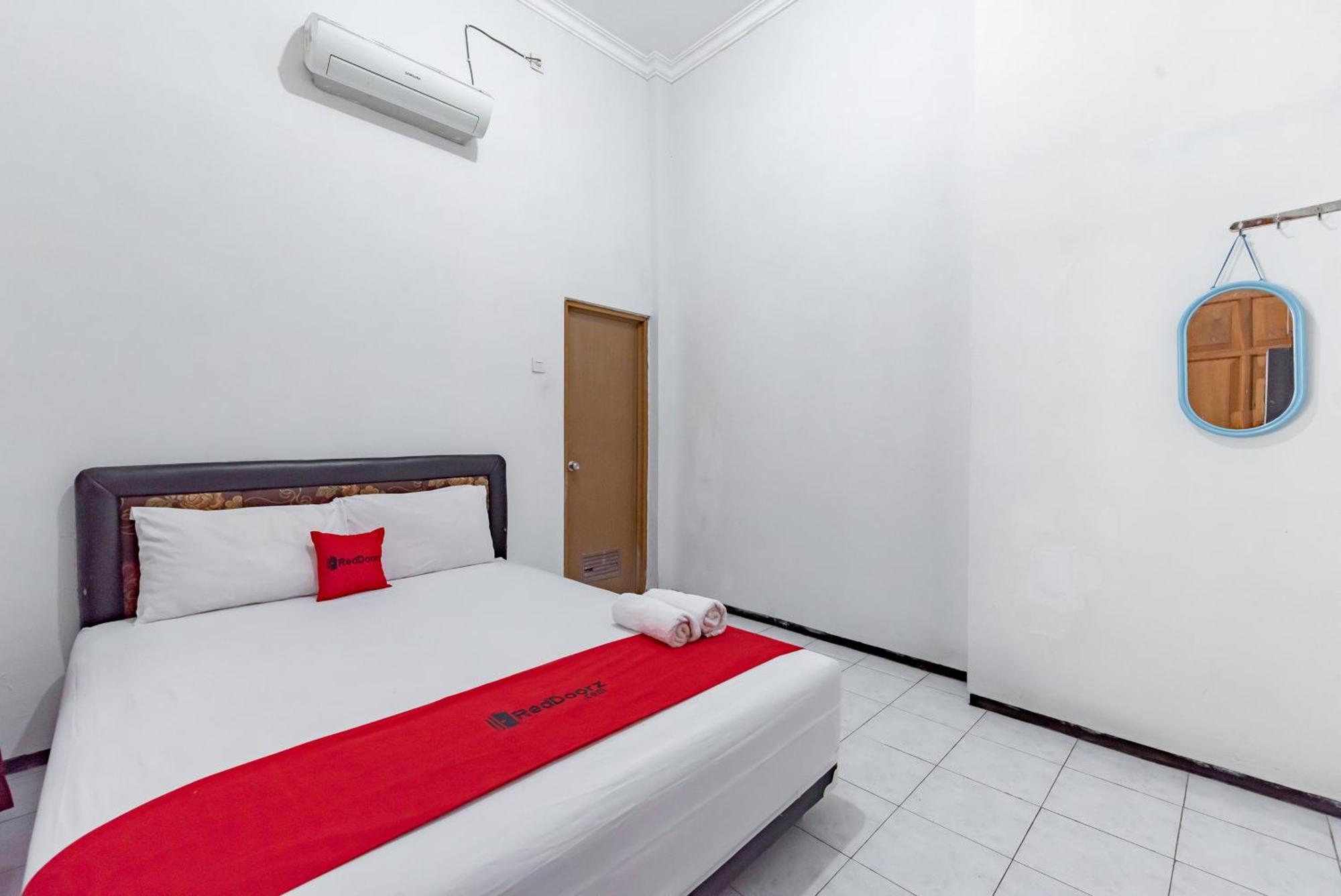 Reddoorz At Ciliwung Guest House Syariah Malang Zewnętrze zdjęcie