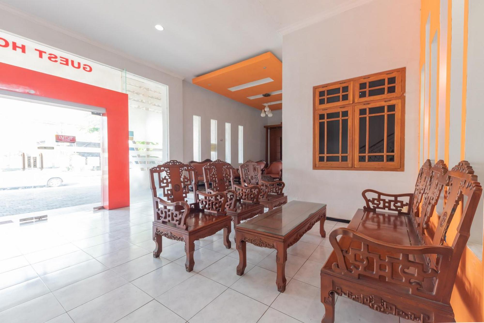 Reddoorz At Ciliwung Guest House Syariah Malang Zewnętrze zdjęcie