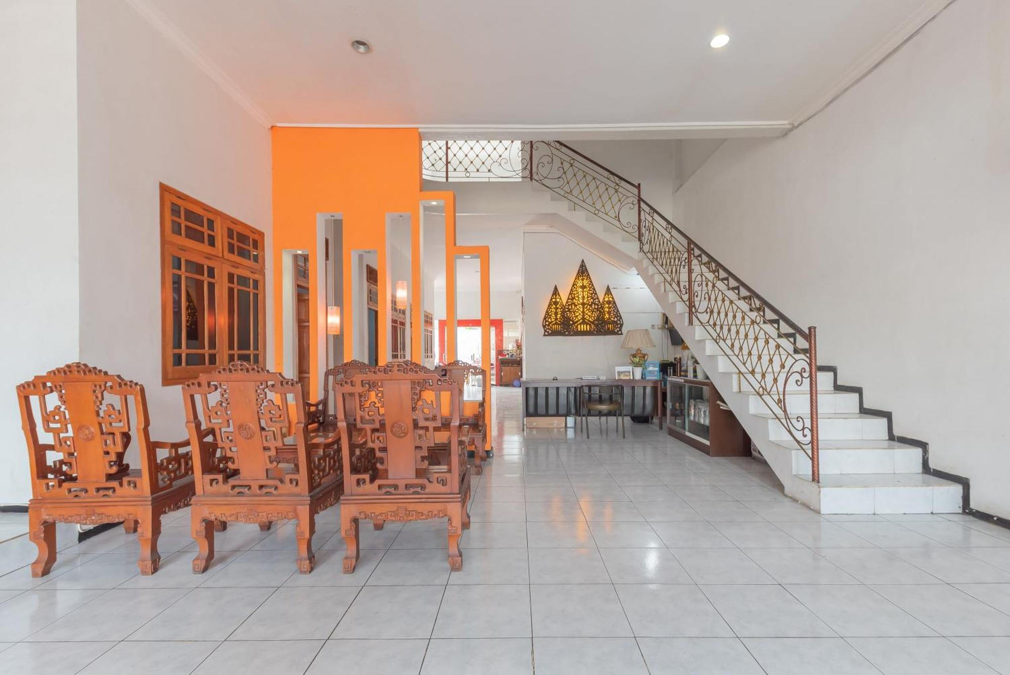 Reddoorz At Ciliwung Guest House Syariah Malang Zewnętrze zdjęcie