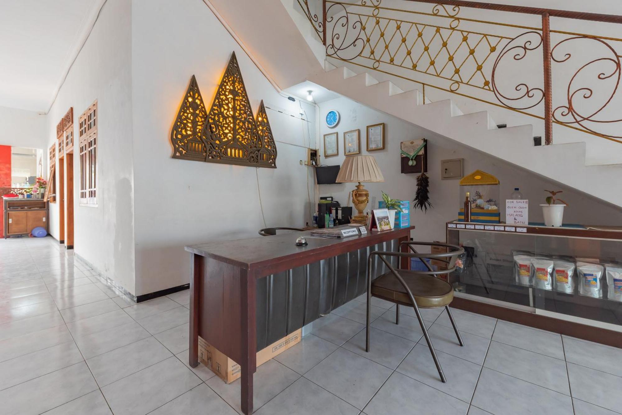 Reddoorz At Ciliwung Guest House Syariah Malang Zewnętrze zdjęcie