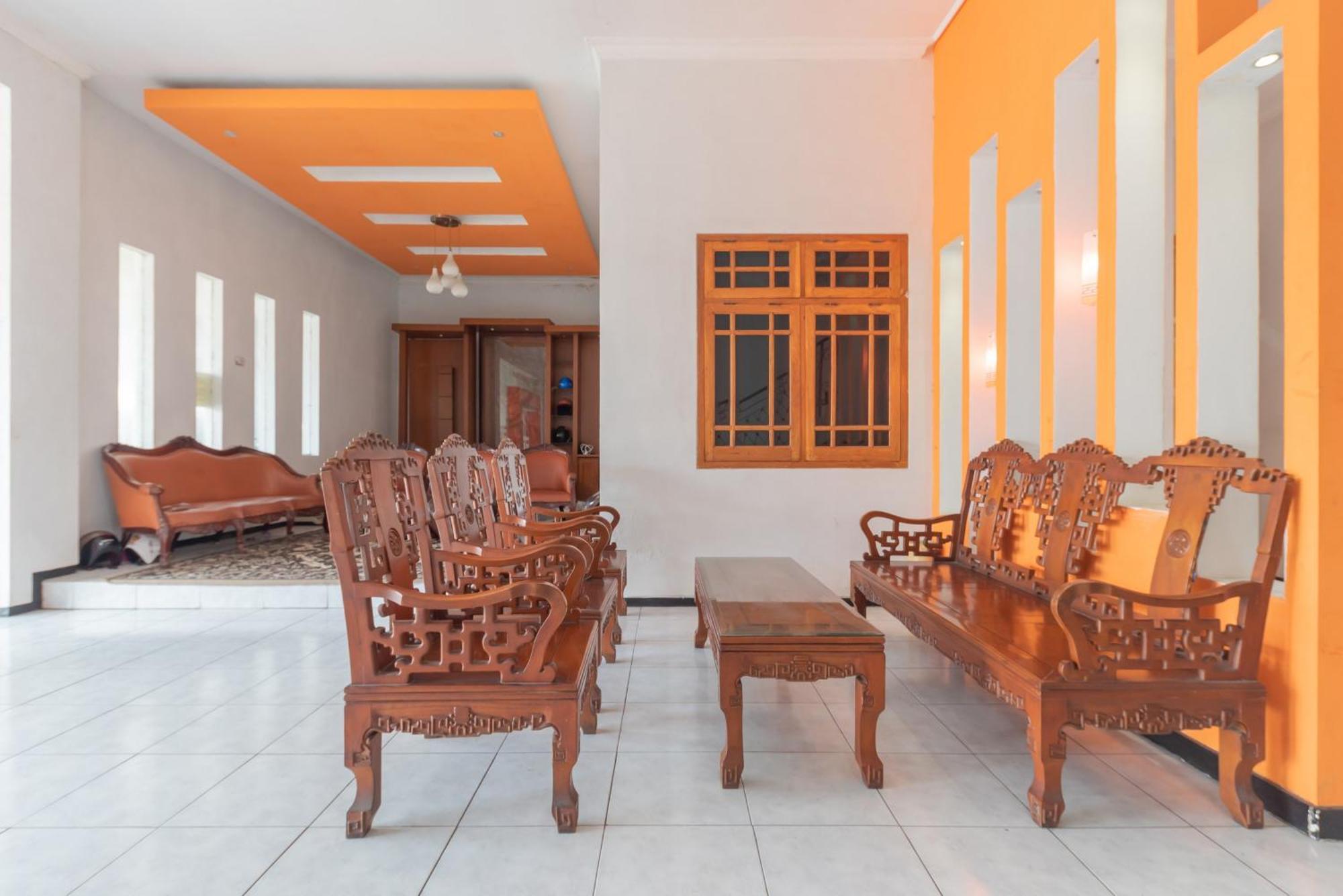 Reddoorz At Ciliwung Guest House Syariah Malang Zewnętrze zdjęcie
